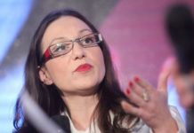 Јавноста реагира на изјавата на Мизрахи дека како верник ќе се бори против развратот