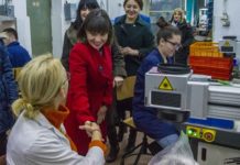 Царовска и Апостолска во посета на компанијата „Раде Кончар“: Инвестираме и во работниците и во работодавачите