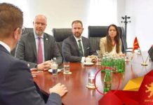 Мицкоски бара да се купуваат македонски производи а пие вода Књаз Милош