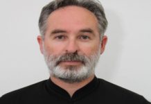 Петрушевски: Како свештеник, маска ставам од обѕирност кон другите