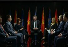 Сликата има силна симболика на подземје, тајни состаноци по темни подруми, договарање криминални подвизи