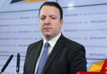 Милошески: Пред точно една година, ова суштество од фотографијата тврдеше оти Албанија никогаш нема да стане членка на ЕУ