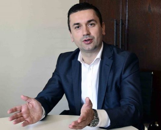 Коневски кон Мицкоски: Зошто одбиваш достоинствено да си заминеш од функцијата кога и сам знаеш дека времето е дојдено?