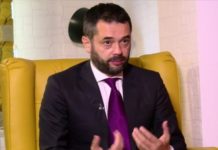 Петровски за Мицкоски: Или е забеган или одработува…