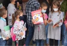 За успешна онлајн настава е потребно целосно или делумно адаптирање на учебниците