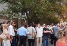 (ВИДЕО) Инцидент на протестот на ВМРО-ДПМНЕ: Нападната новинарската екипа на „Ал Џезира “