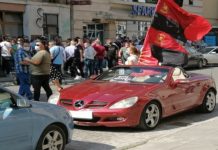 Еве како се протестира, а не ко некој сиромав со Поло 2005-та година