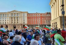„Балкан Инсајт“: За обичните Бугари ставот на Софија кон Скопје претставува предизборен трик