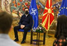 Пендаровски се сретна со ученици, добитници на медали на 37-та Балканска математичка олимпијада