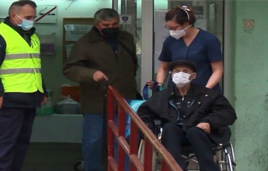 98-годишниот Киро го победи Ковид 19 на скопската инфективна клиника
