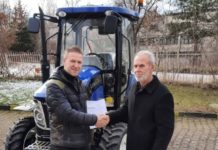 Дваесетина земјоделци од кумановско добија трактори преку Програмата за рурален развој
