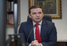 Османи: Само претседателот Радев има политички мандат да го повлече ветото
