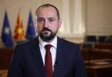 Битиќи: Чест е да се служи во овие тешки времиња
