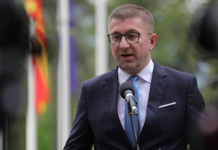Мицко, Минхаузен вода да ти носи!