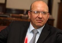 Азески: Комета може да не промаши, но струјата„ќе не дрма“ во наредниот период