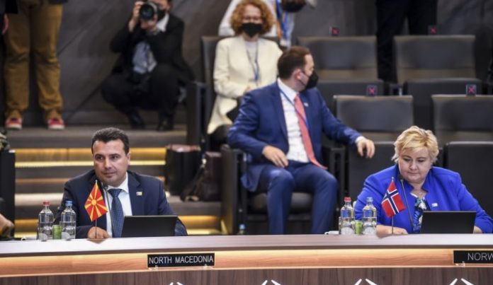 Zaev1
