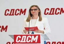 Рамбабова: Мицкоски да повика на вакцинација, а не да го поткопува процесот