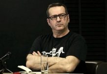 Вагонот што ја влече локомотивата назад