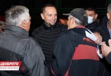 Митовски во Маневци: Ќе изградиме нова пристапна улица и ќе го решиме проблемот со паркирањето