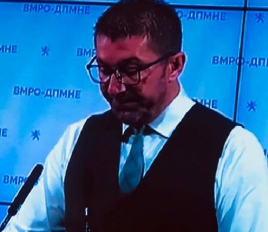 Апостолов кон Мицкоски: Циркузант – После пресот дефинитивно потврдуваш дека си политички палјачо!