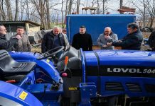 МЛАД ЗЕМЈОДЕЛЕЦ МАКСИМАЛНО ГИ ИСКОРИСТУВА МЕРКИТЕ ОД ПРОГРАМАТА ЗА РУРАЛЕН РАЗВОЈ Купил трактор и набавил опрема и добиток