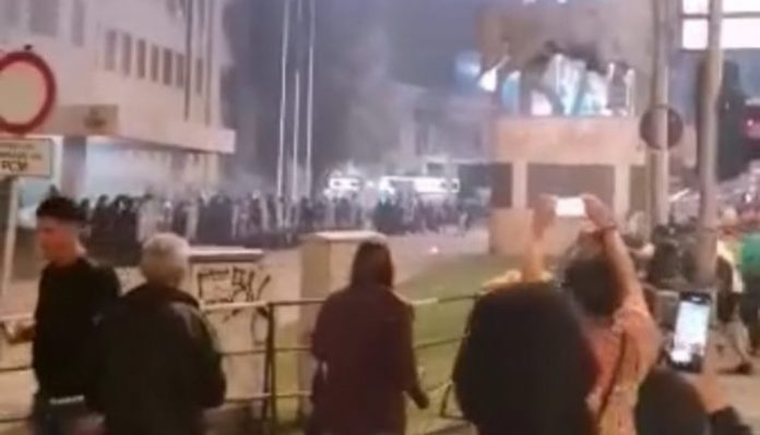 demonstranti - Sobranie