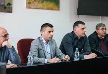 Николовски на средба со заинтересирани за грантови за мали семејни винарии и дестилерии