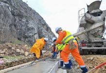 Мицкоски пак се кити со туѓи перја, 90% од пругата Куманово-Бељаковце беше завршена од СДСМ, велат од партијата