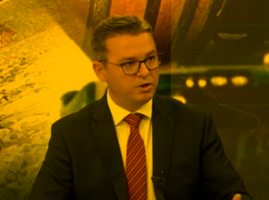 “НЕМА НАДЕЖ СО ВАКОВ МИНИСТЕР”;”ЕДНА ГОДИНА СТЕ НА ВЛАСТ, НЕМАТЕ НИШТО ИСПЛАТЕНО” Земјоделците го истурија својот гнев кон Трипуновски