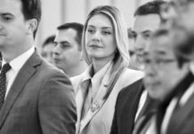 Неизживеани простаци – Делегацијата на сметка на народот во Јапонија