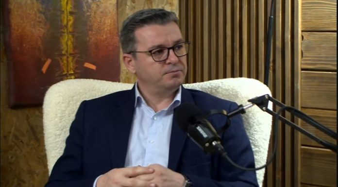 ВО КАБИНЕТ НА КЛИМА, ВО ПАСАТОТ НА КЛИМА, ЗЕМЈОДЕЛЦИТЕ НА +50 СТЕПЕНИ Огромно незадоволство од работата на Цветан Трипуновски