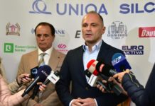 Филипче до Мицкоски: Или сфати дека си избран да ја водиш државата или да си одиш