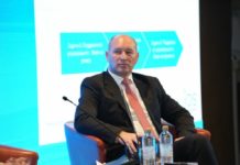 Миноски: Македонија заробена во економија на страв, уцени и корупција