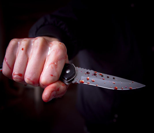 Пронајден маж повреден со нож во сопствениот дом во Аеродром