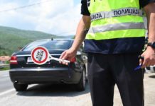 Паланчанец уапсен откако бил фатен како вози без возачка