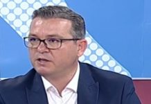“ДОЈДИ ВО ДОЛНЕНИ ДА ТИ КАЖАТ ЗЕМЈОДЕЛЦИТЕ КАКВО МИСЛЕЊЕ ИМААТ ЗА ТВОЈАТА АГРАРНА ПОЛИТИКА” Кулминира незадоволството од работата на Трипуновски