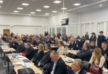 Слушав експлозии, почувствував кисел мирис, барав помош рече сведок на денешното судење за „Пулс“
