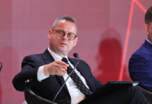 Мукаетов на Самитот „Македонија 2025“: Алкалоид е пример дека Македонија може да се натпреварува глобално